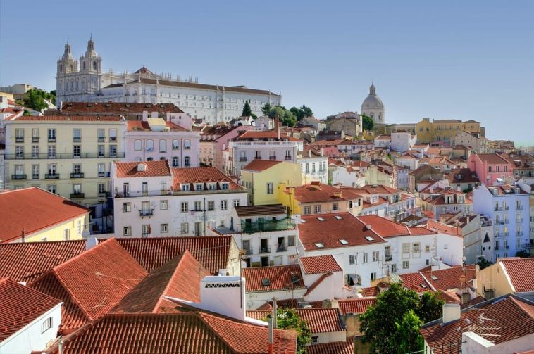 Lisboa está no topo dos destinos internacionais mais buscados pelos brasileiros durante o verão no Hemisfério Sul