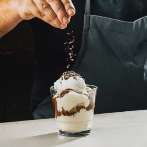 Guilhotina tiramisu sundae B.O. Studios